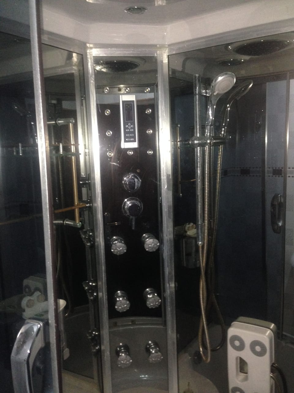 Bathroom | Shower, towels