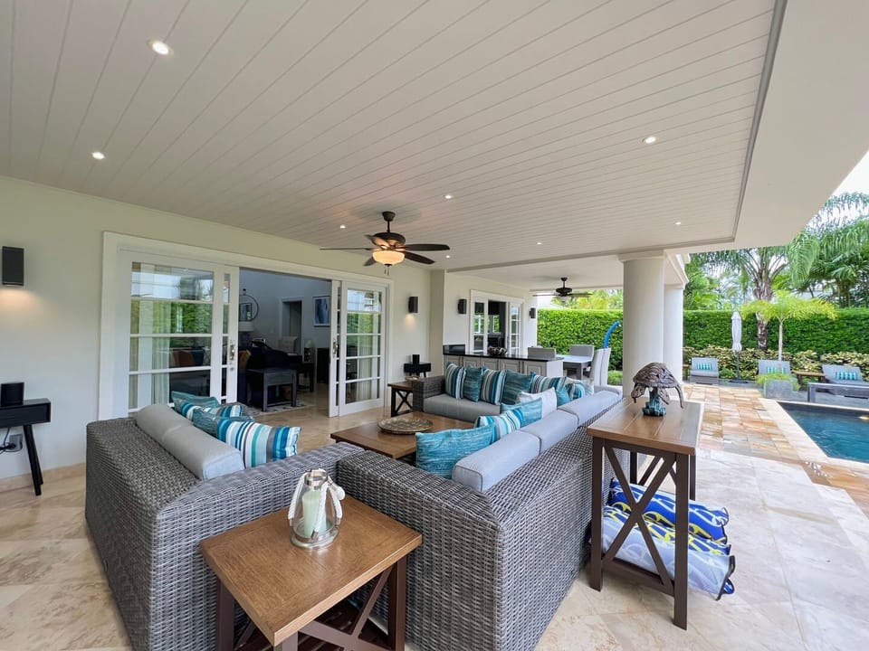 An ideal villa for a luxury vacation in Mullins