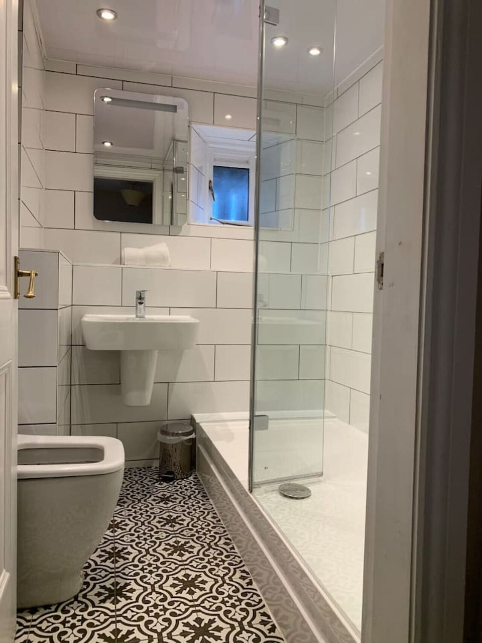 Modern Bathroom