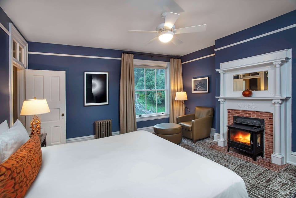 Historic King Suite Bedroom