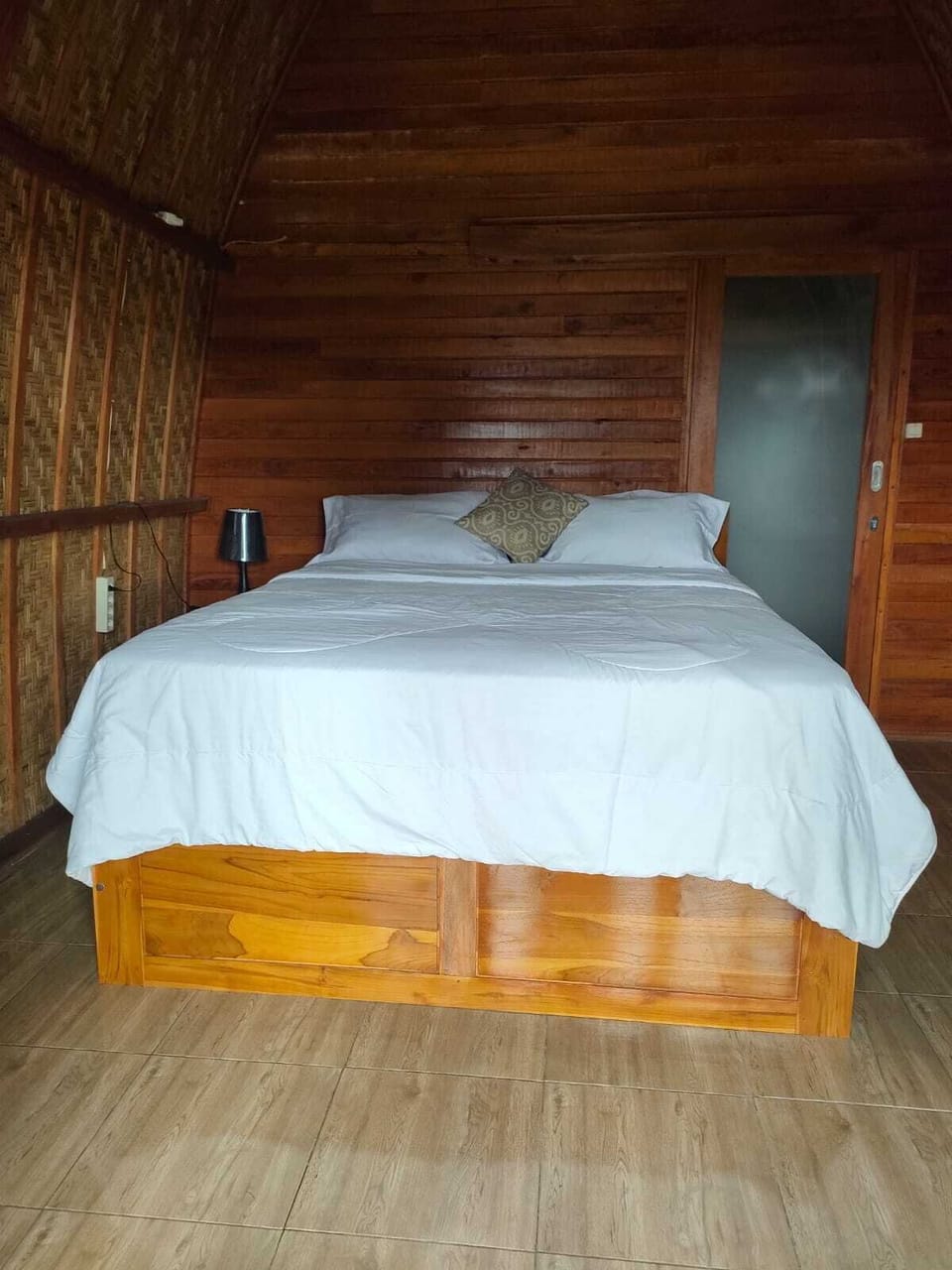 Deluxe Double Room, Pool View | Desk, free WiFi