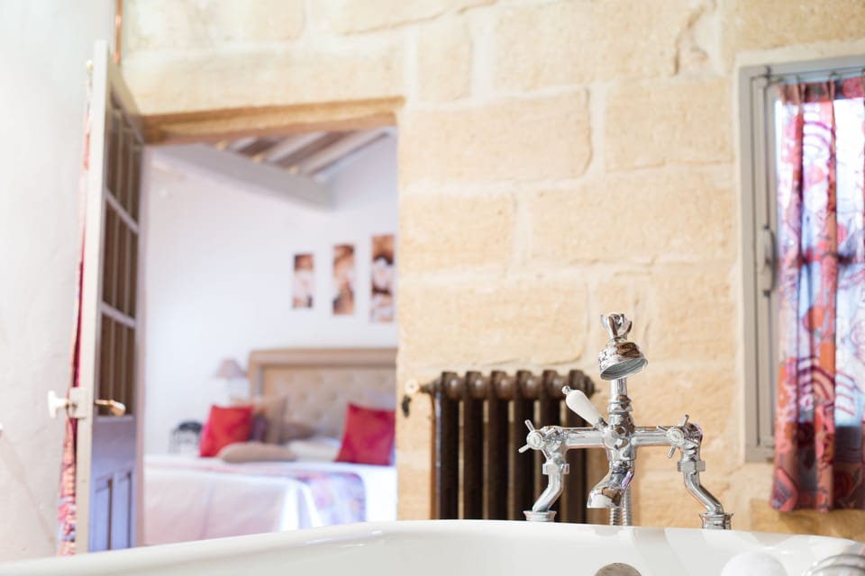 Superior Single Room, 1 Queen Bed | Premium bedding, minibar, in-room safe, individually decorated