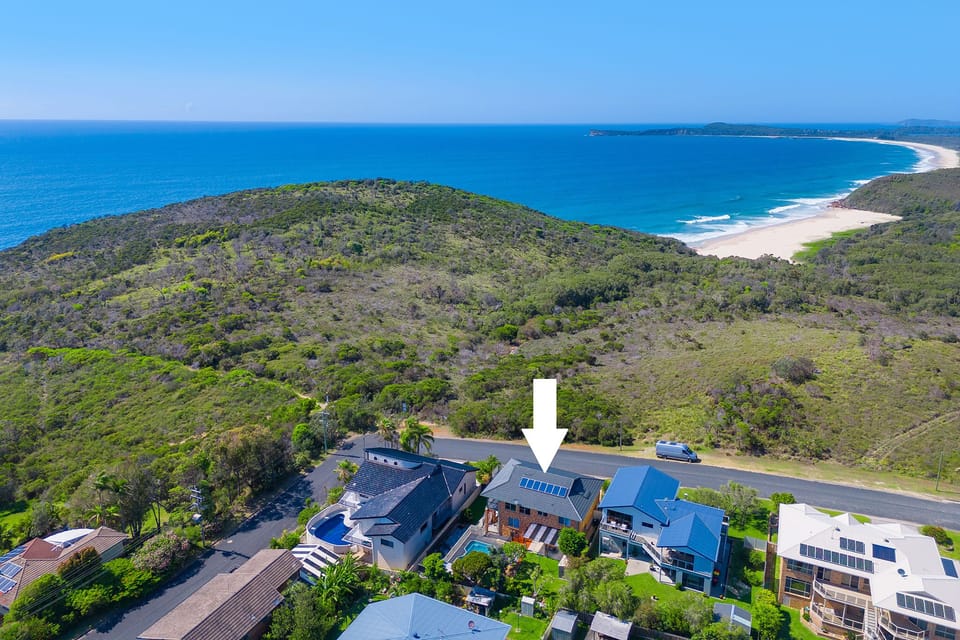 Aerial view to the South looking towards North Haven