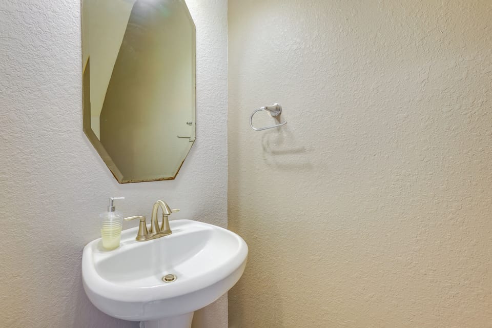 Half Bathroom | 1st Floor