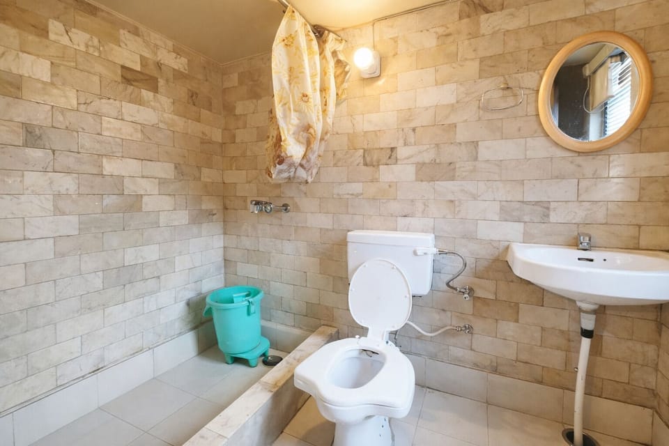 Deluxe Quadruple Room, Lake View | Bathroom | Shower, rainfall showerhead, free toiletries, slippers