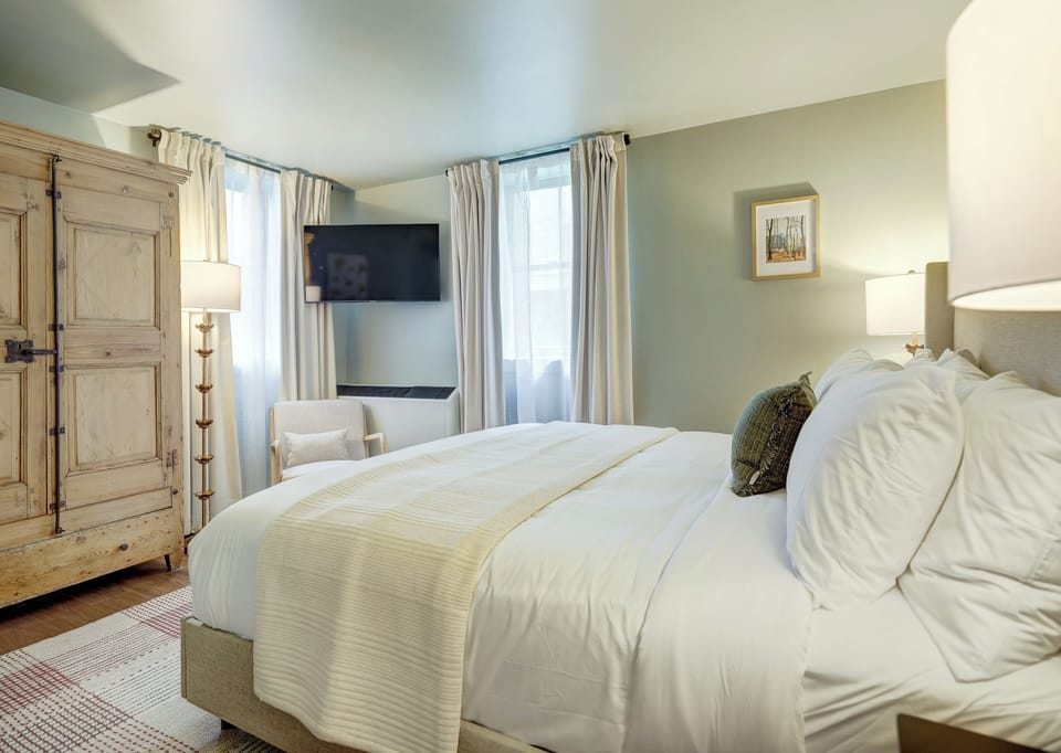 King Room 16 Bedroom