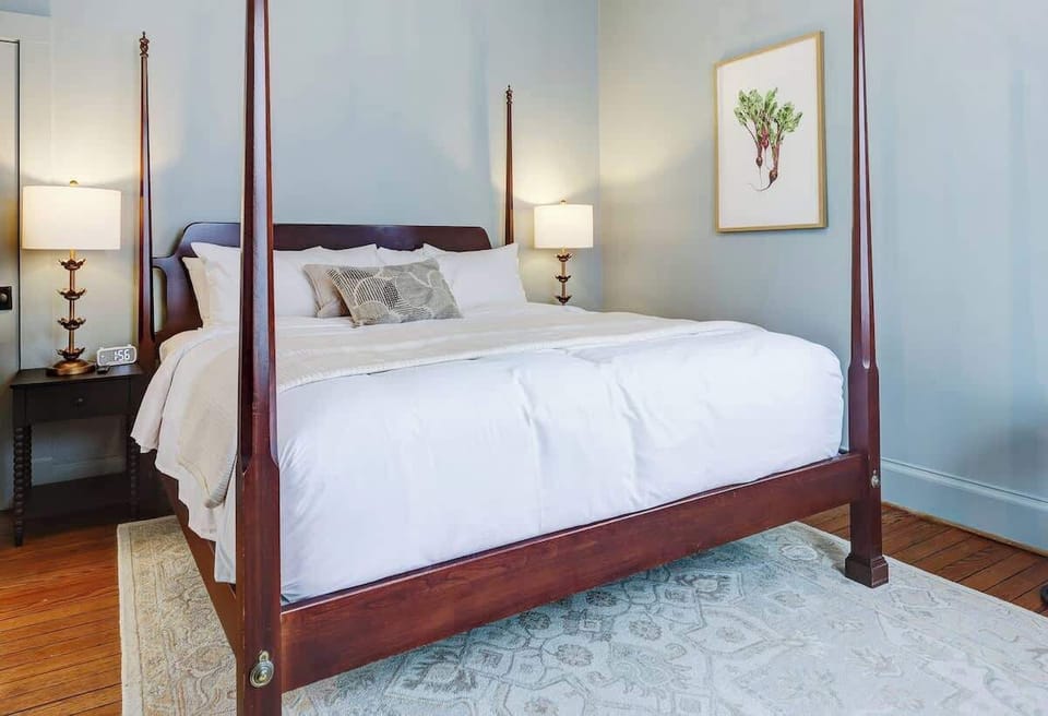 King Bedroom 17