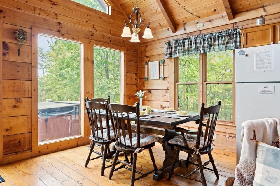 Dining seating for 6