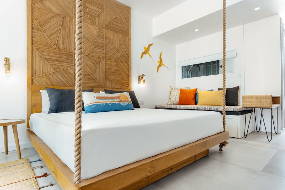 Room (Couple Swim-up) | Minibar, in-room safe, blackout drapes, iron/ironing board (on request)