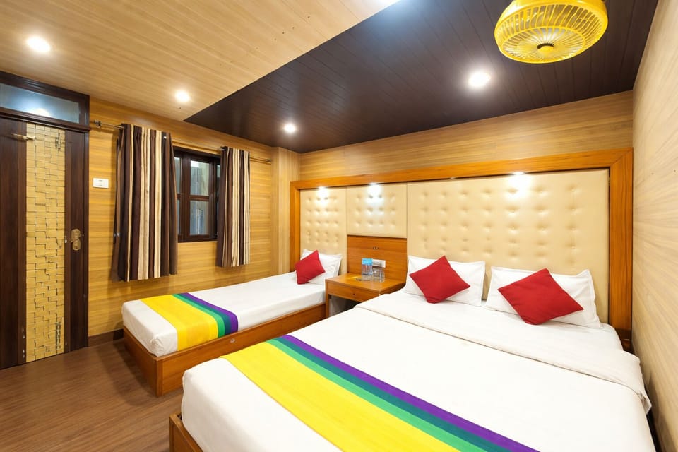 Deluxe Triple Room | Hypo-allergenic bedding, in-room safe, desk, soundproofing
