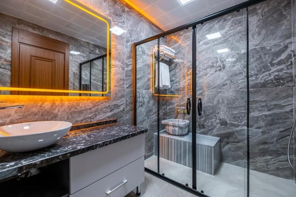 Deluxe With Hamam | Bathroom | Free toiletries, slippers, towels, soap