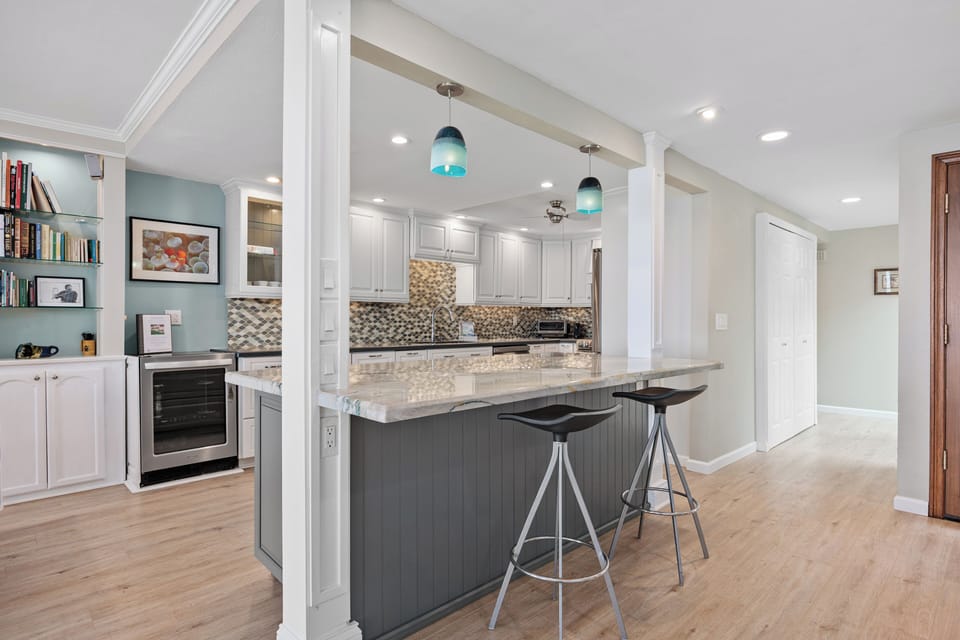 Kitchen Island Area