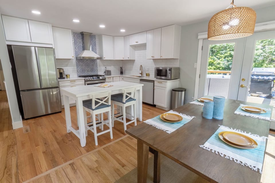 Main Level | Dining | Kitchen