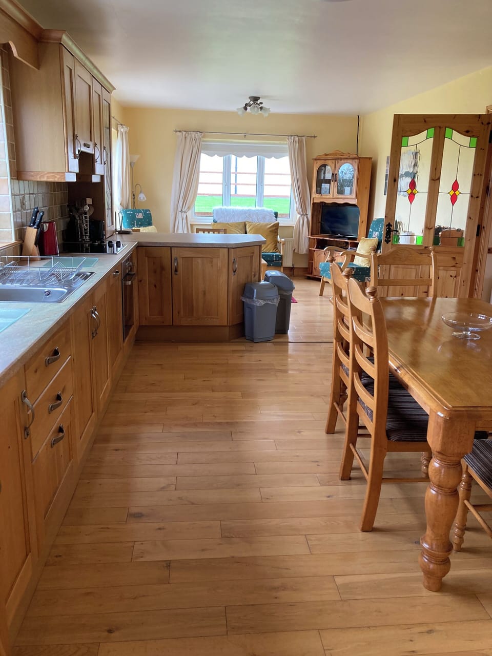 Coffee/tea maker, electric kettle, toaster, highchair