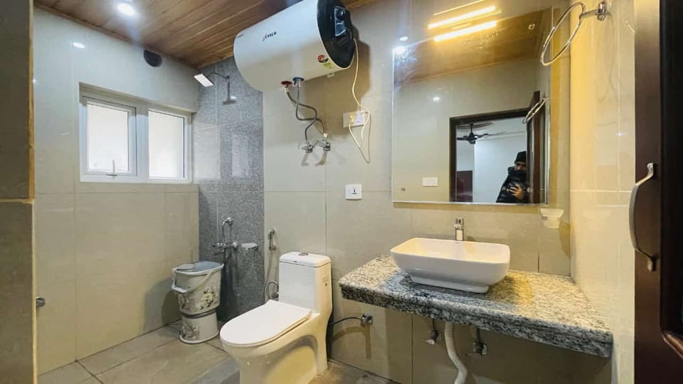 Shower, towels, soap, shampoo