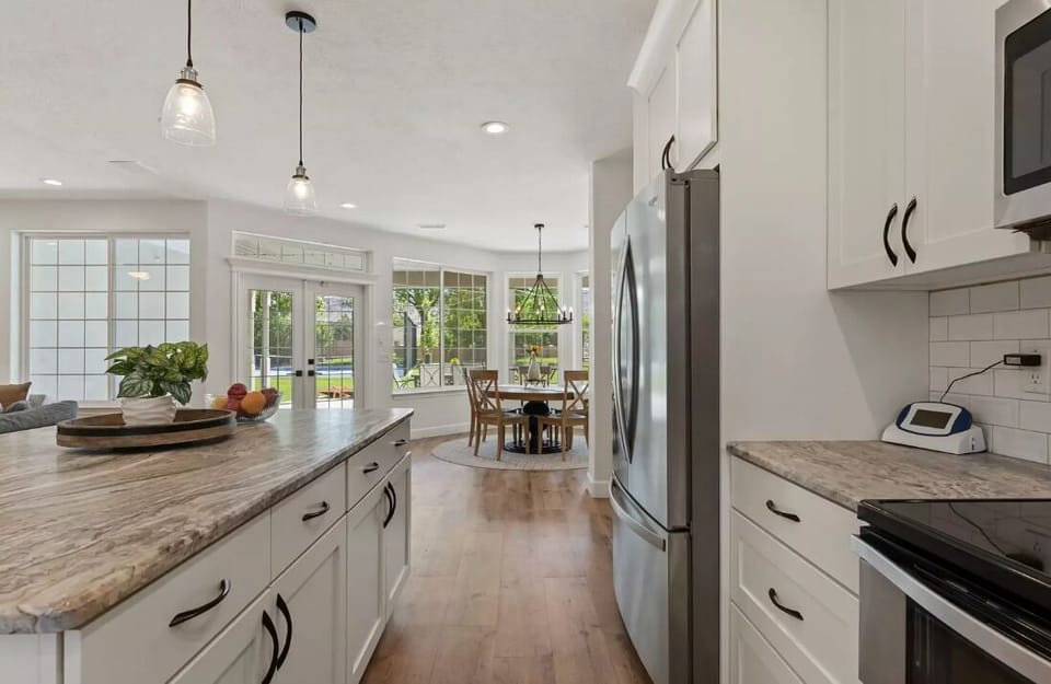 House, 6 Bedrooms | Private kitchen | Coffee/tea maker, fridge, oven, toaster