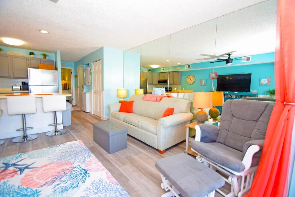 Condo, 1 Bedroom | Living area | Streaming services