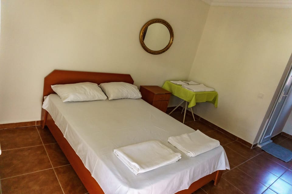 Standard Room, Garden View | Desk, free WiFi, wheelchair access