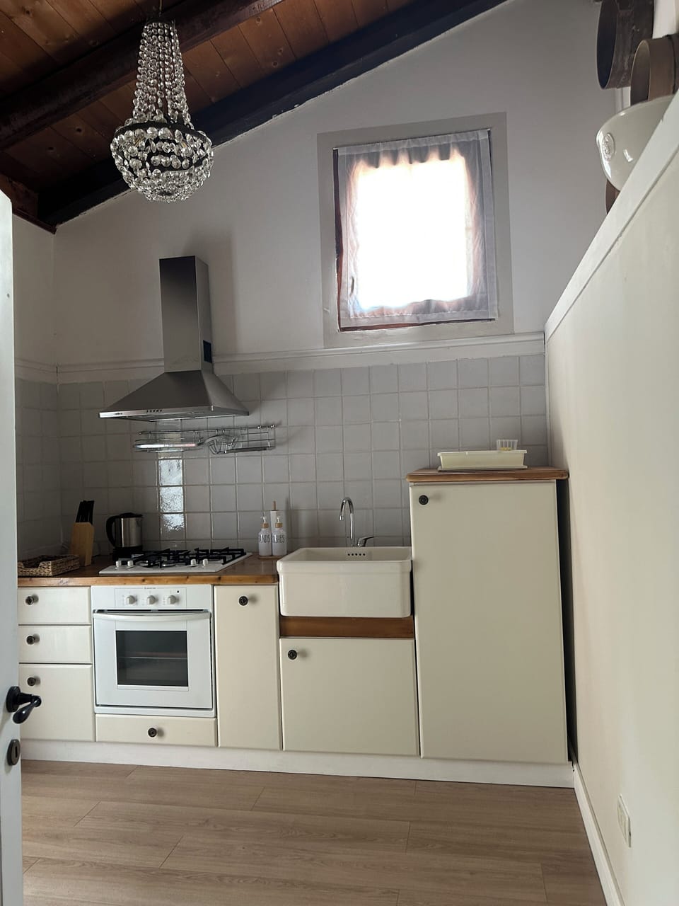 Superior Apartment, Garden View | Private kitchen | Mini-fridge