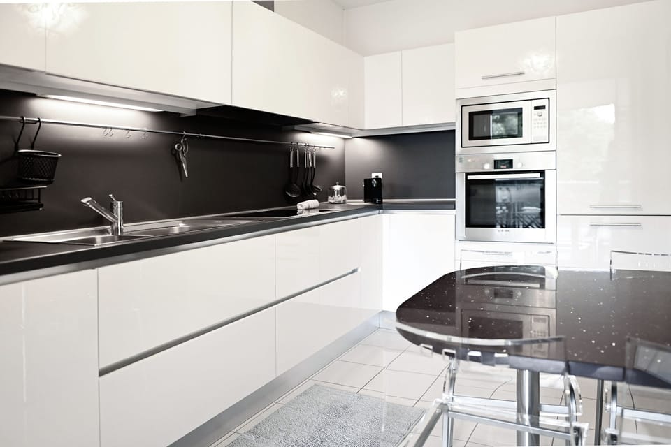 Apartment, 3 Bedrooms, Accessible, Balcony | Interior