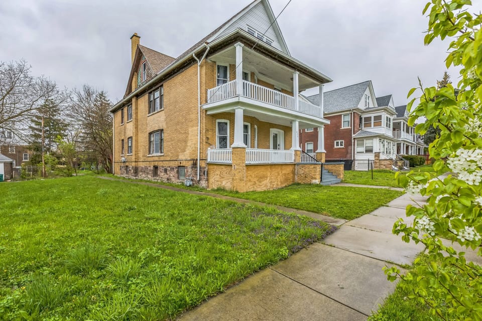 Neighborhood, Grass, Lawn, Architecture, Building