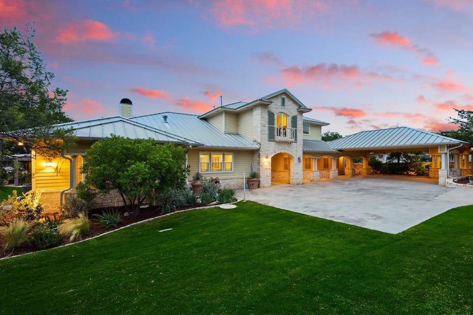 5 bedroom/ 6 bath