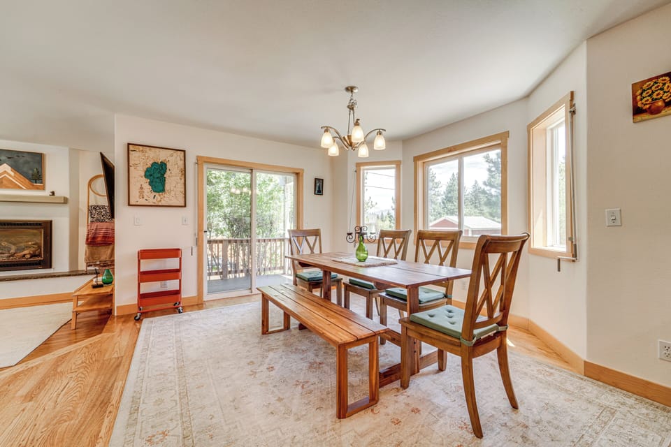 Dining Table | Dishware/Flatware Provided | 1st Floor