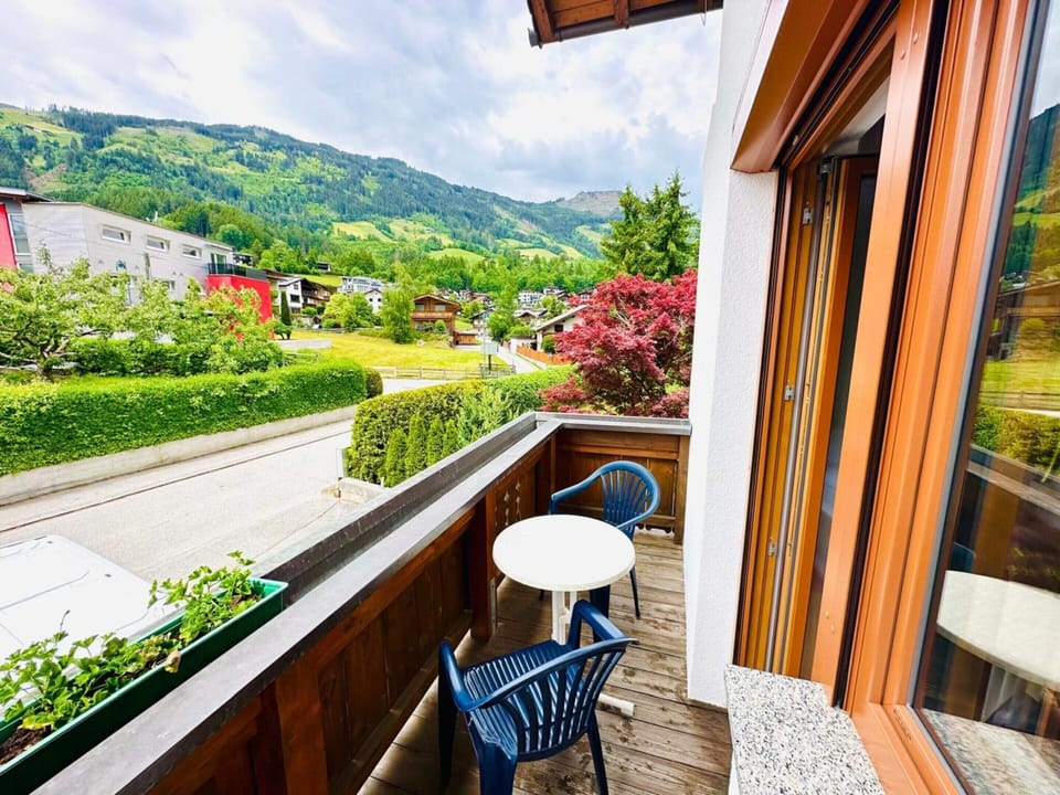 House | Balcony