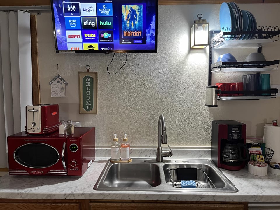 Paradise queen Studio on lake superior