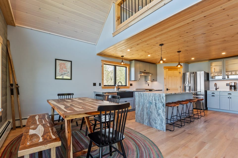 Dining Room Table & Kitchen