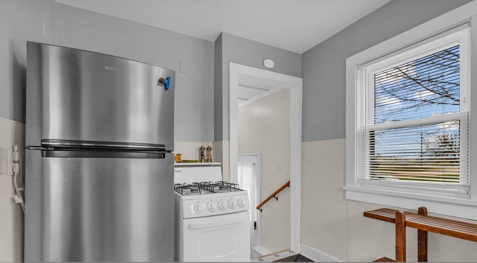 Small-town kitchen with big-host energy. Everything you need, nothing you don’t.