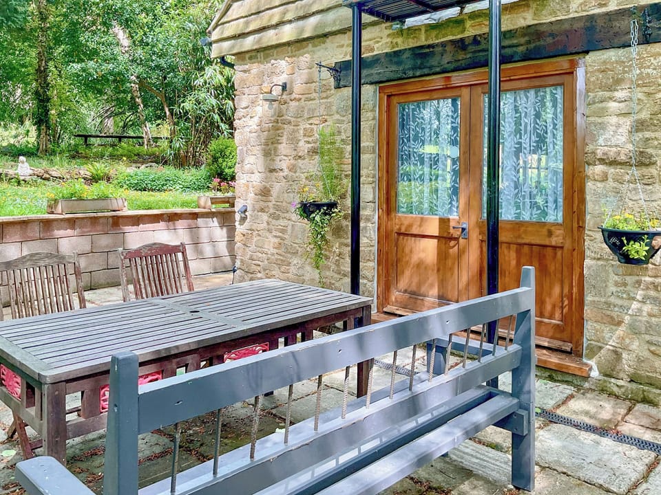 Sitting-out-area | Court Place, Misterton, near Chard