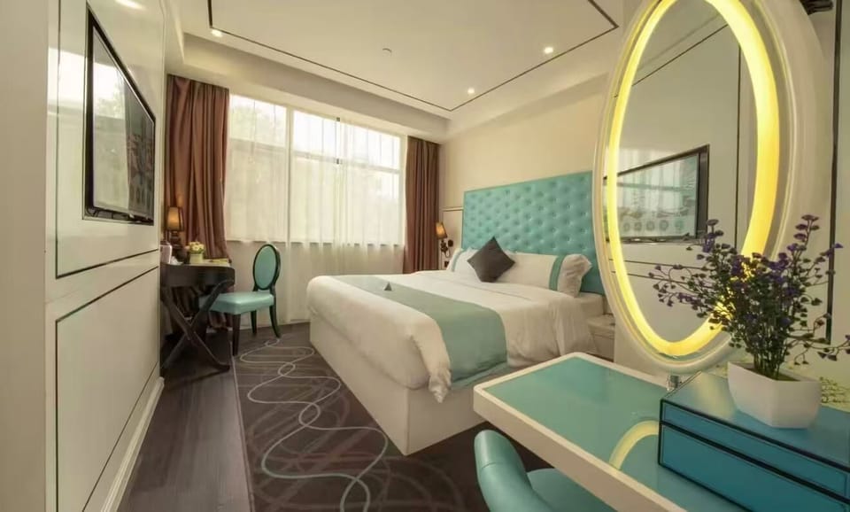 Luxury Single Room | Free WiFi