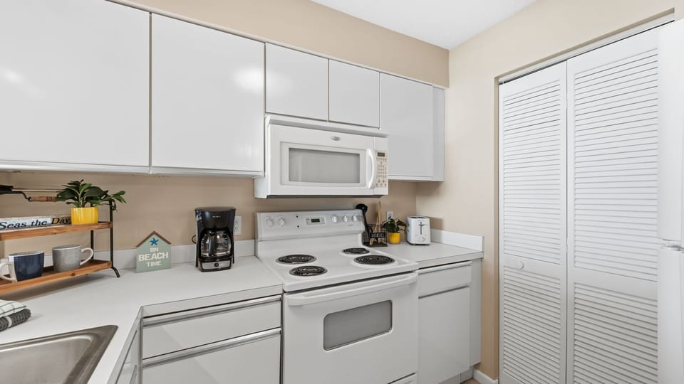 Fully equipped kitchen
