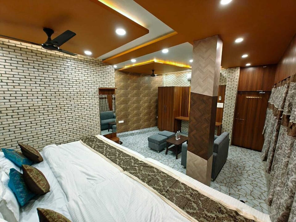 Deluxe House, City View | Free WiFi