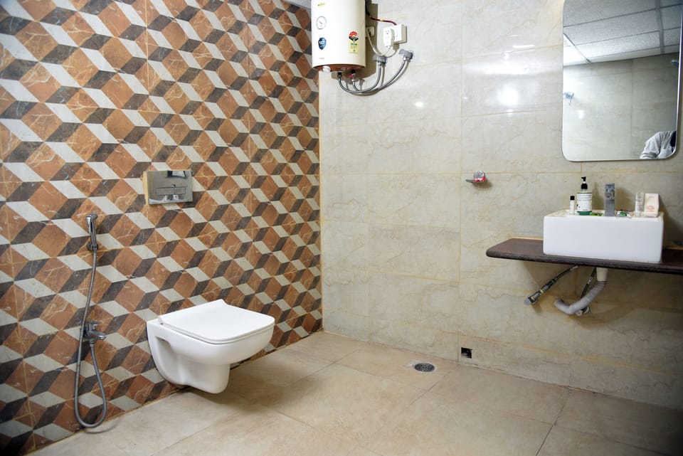 Family Twin Room, Balcony | Bathroom | Shower, soap, shampoo, toilet paper