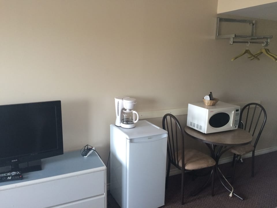 Standard Room, 2 Double Beds | Desk, WiFi (free)
