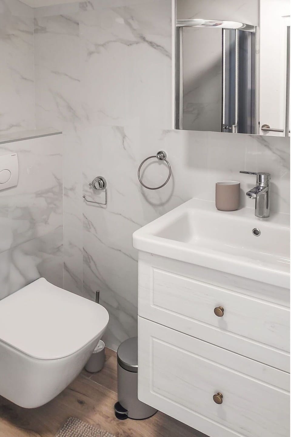 Toilet Seat, Bathroom, Plumbing Fixture, Toilet, Flooring, Floor, Sink, Bathroom Sink, Interior Design, Bathroom Cabinet