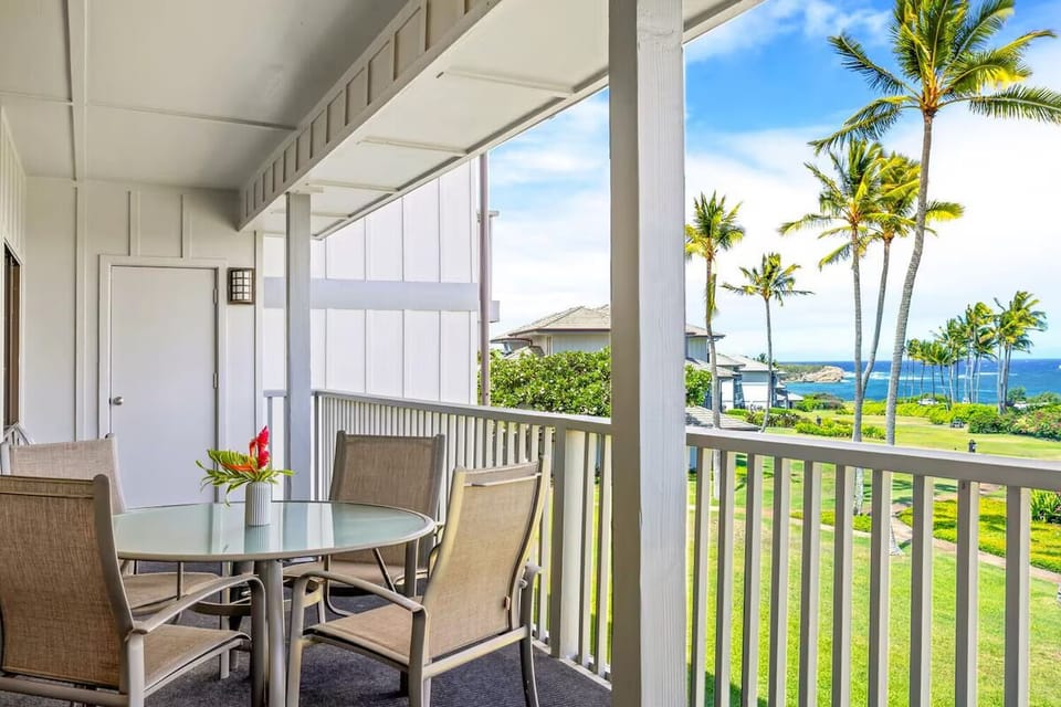 Dine with a great ocean view without leaving home!