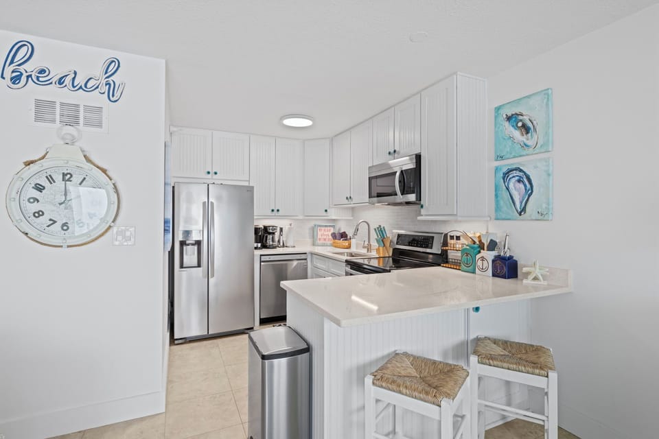 Holley Day Hideaway - Perdido Skye 23 - Light and bright modern kitchen.