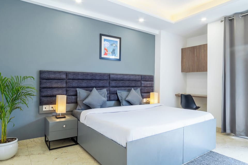Studio, City View | In-room safe, desk, laptop workspace, blackout drapes