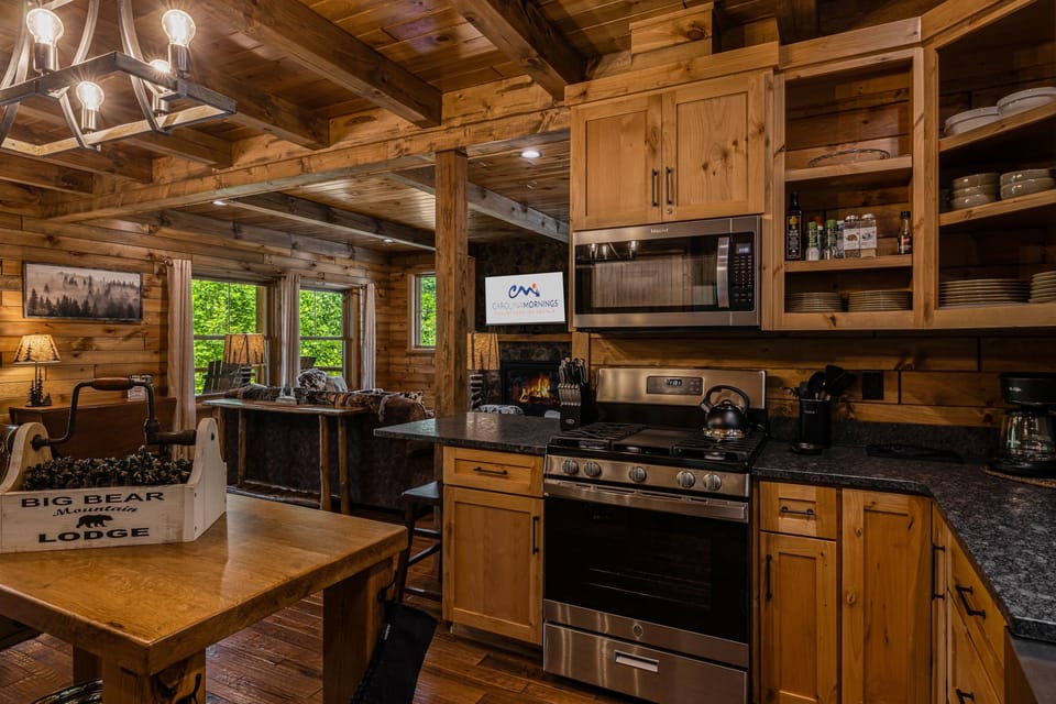 Fully Equipped Kitchen w/ Stainless Steel Appliances