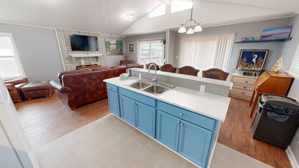 House, 4 Bedrooms | Interior