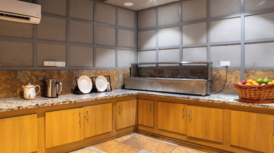 Studio, City View | Private kitchenette | Fridge, microwave, oven, dishwasher