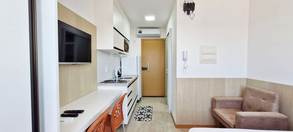 Basic Apartment | Private kitchen | Fridge, microwave, stovetop, coffee/tea maker