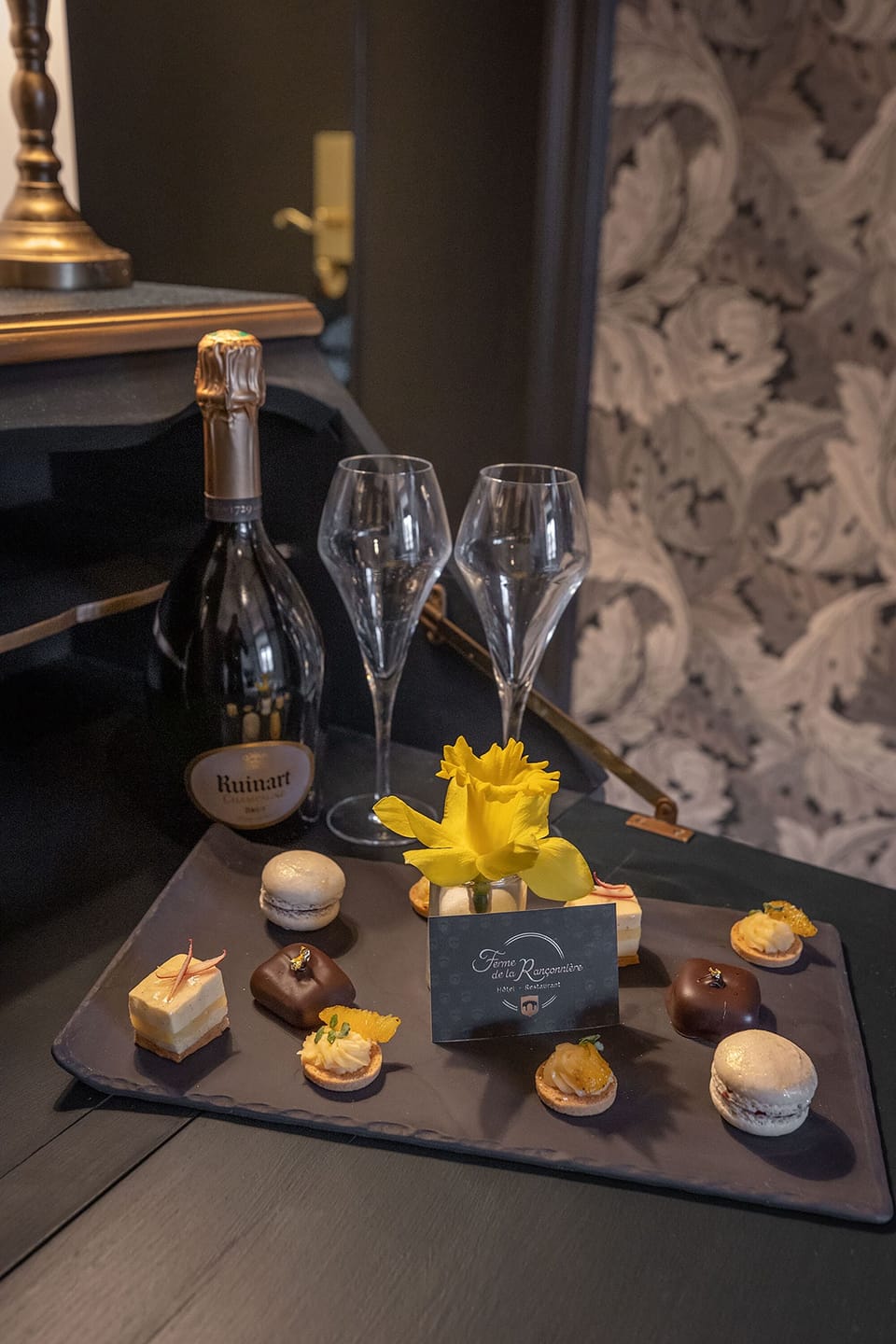 Champagne service
