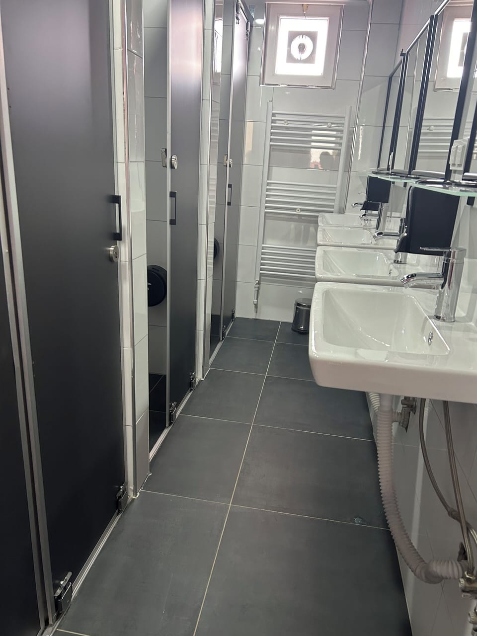 Shower, bidet, towels, soap