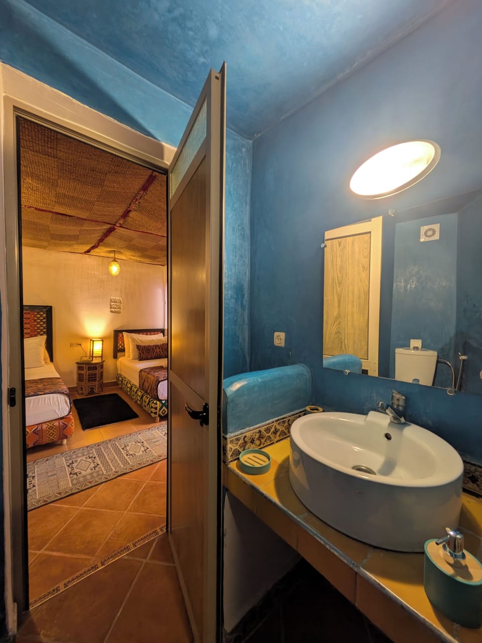 Deluxe Triple Room | Bathroom | Separate tub and shower, eco-friendly toiletries