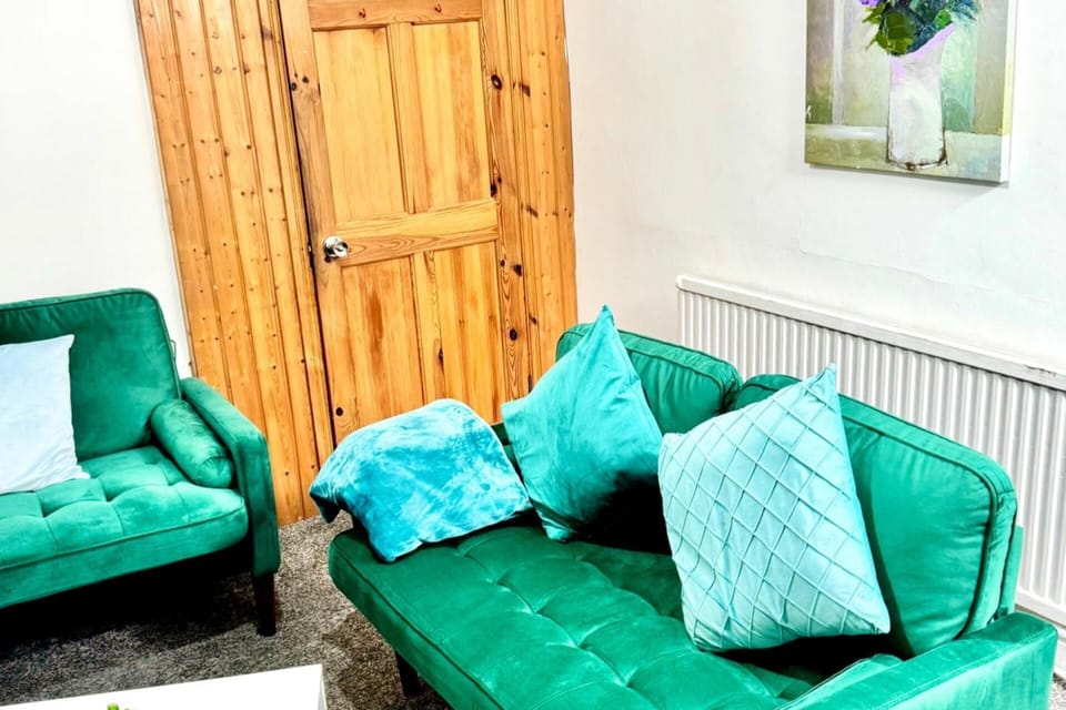 Apartment | Living area | TV