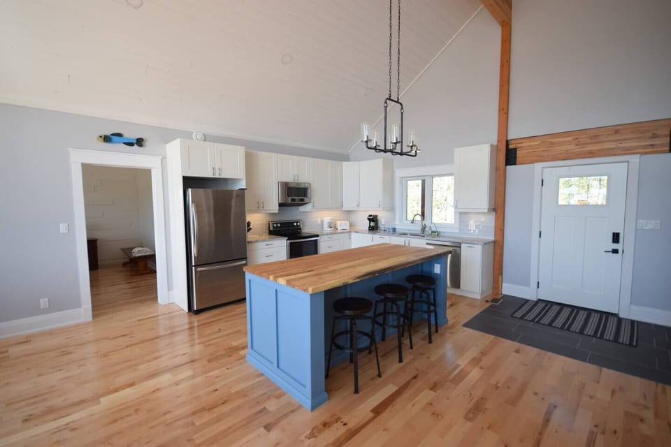 Open concept, modern kitchen